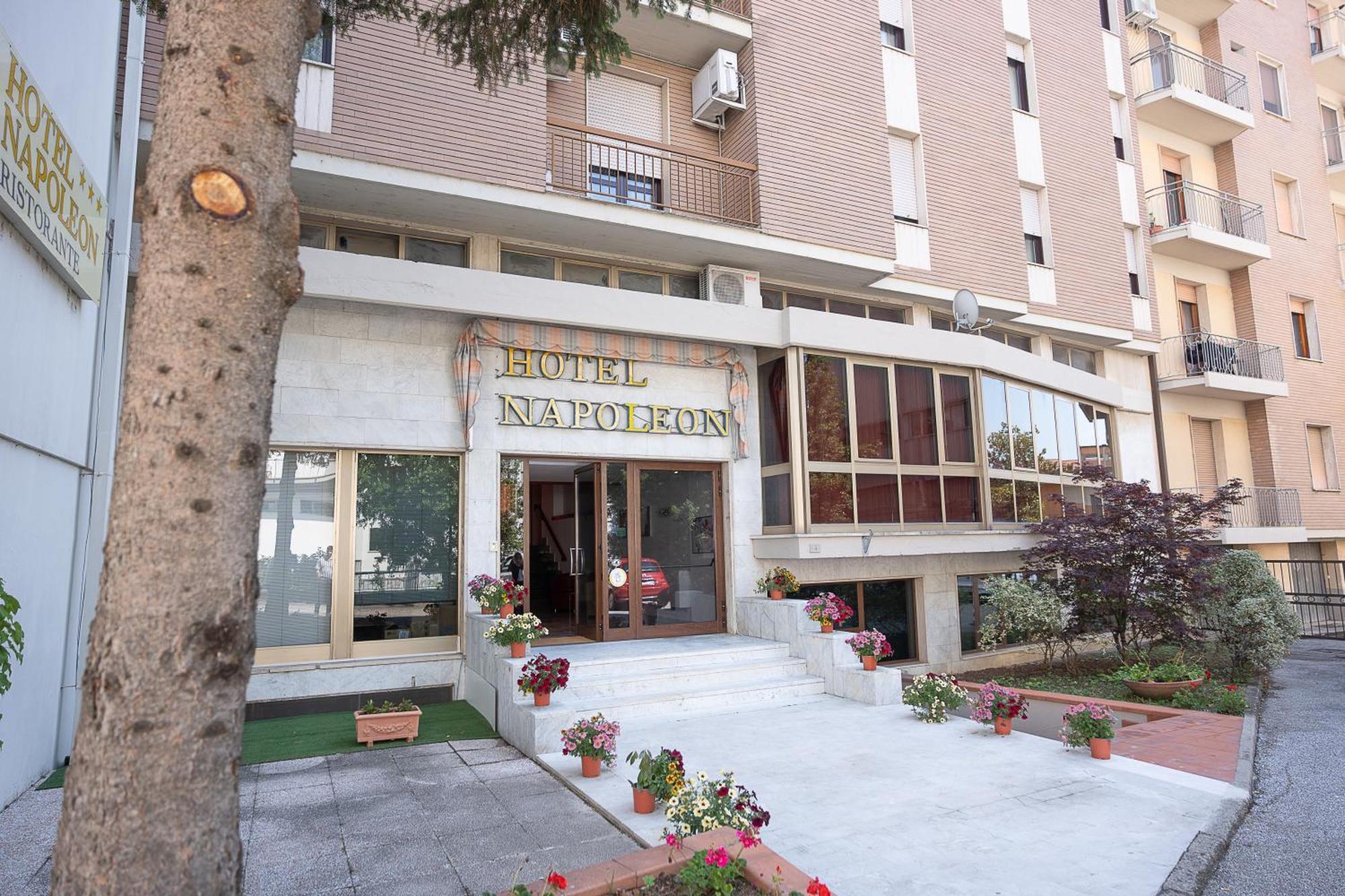 Hotel Napoleon بونتريمولي المظهر الخارجي الصورة